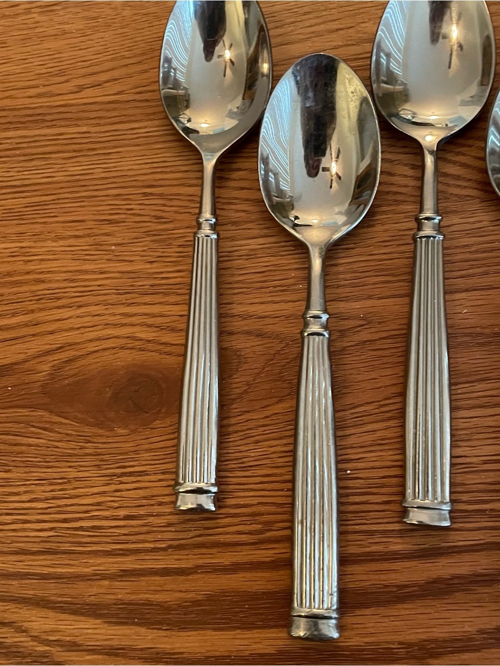 Hampton Silversmiths Avignon2 Stainless Flatware 8 Soup Spoons - Picture 2 of 4